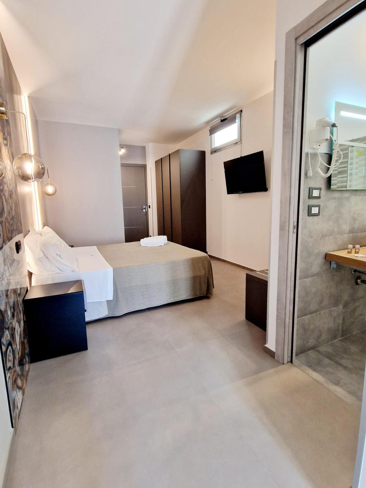 Marebed Apartments & Rooms 切萨雷奥港 外观 照片