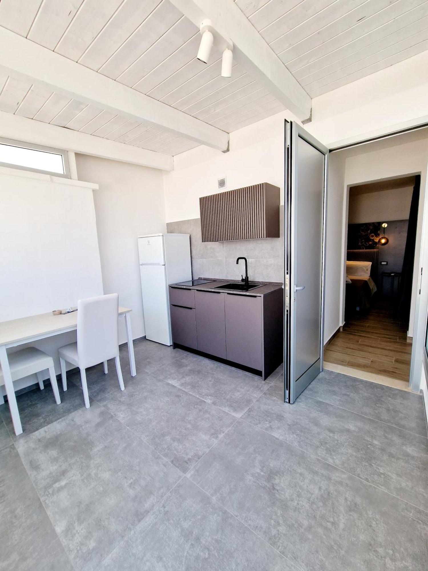 Marebed Apartments & Rooms 切萨雷奥港 外观 照片