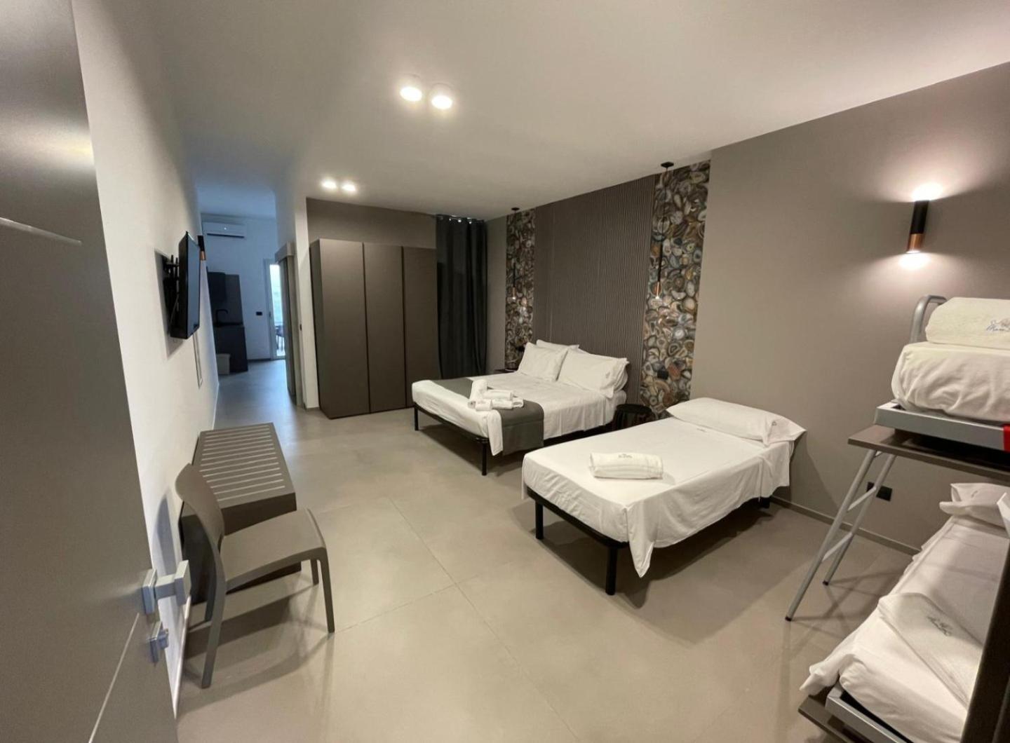 Marebed Apartments & Rooms 切萨雷奥港 外观 照片